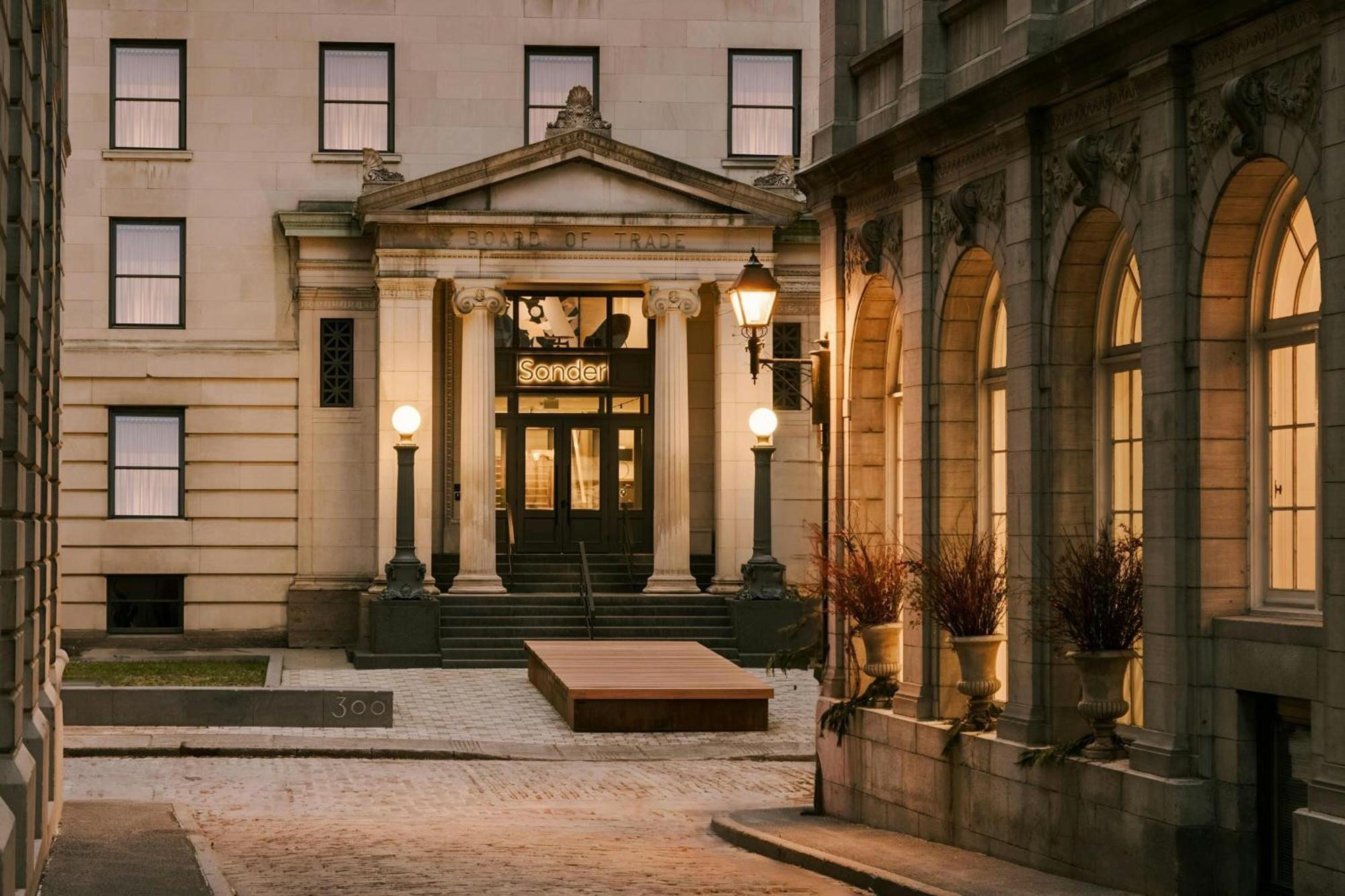 Sonder By Marriott Bonvoy Apollon Apartments Old Montreal Montréal Exteriör bild